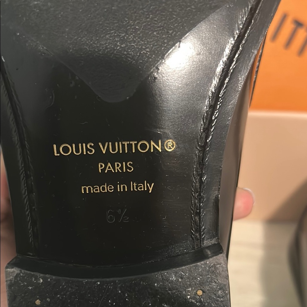 Louis Vuitton Men's Shoe - Picture 6 of 8